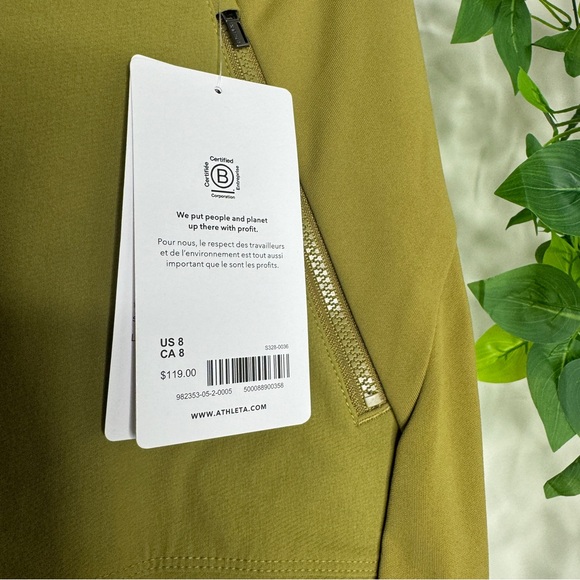 NWT Athleta Headlands Hybrid Cargo II Tight size 8 982353-05 NEW - Picture 13 of 14